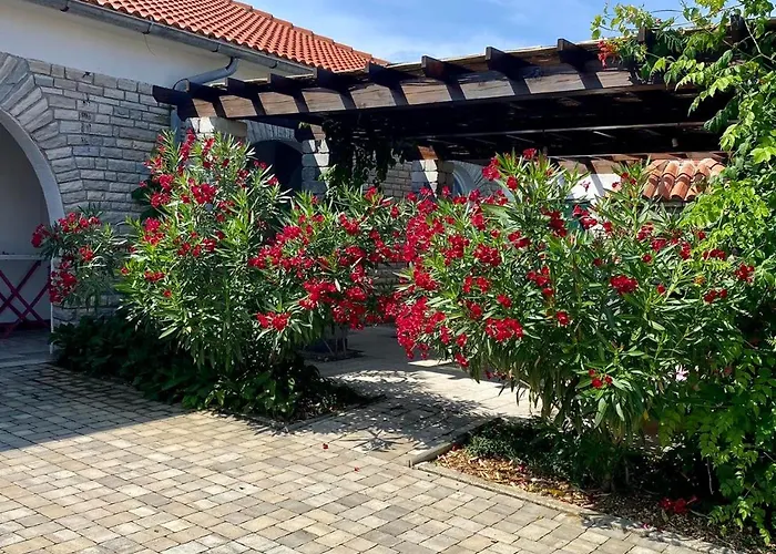 Barbat 249 Nyaraló *