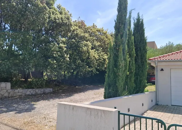 Barbat 249 Nyaraló *