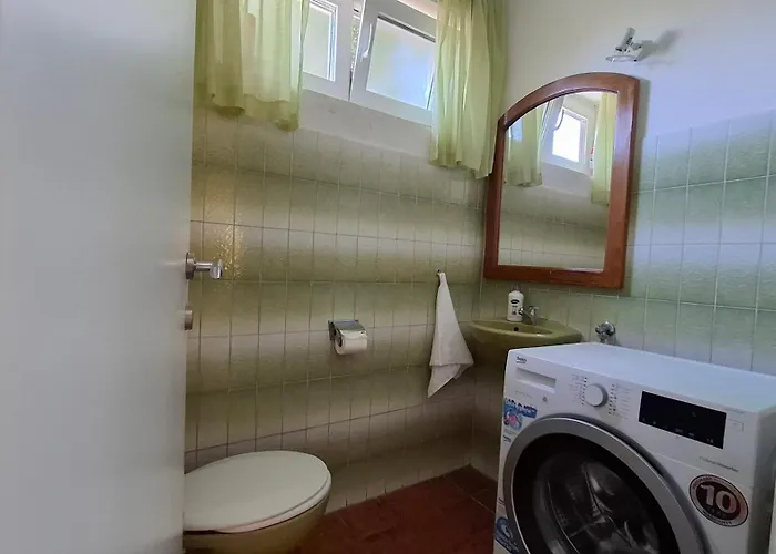 Barbat 249 Nyaraló *