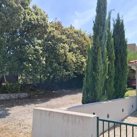 Barbat 249 Nyaraló *