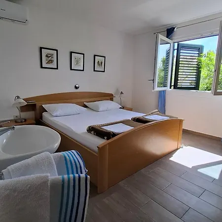 Nyaraló Barbat 249 Barbat na Rabu