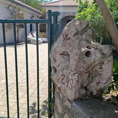Дом отдыха Barbat 249 *