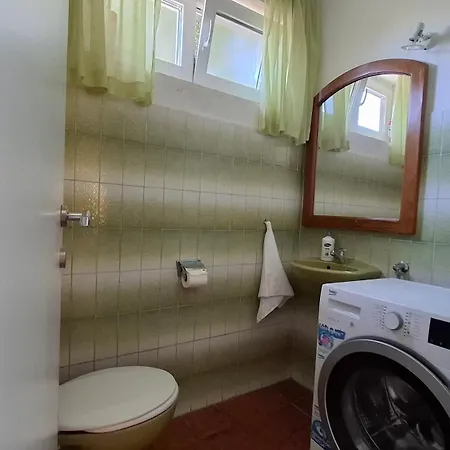 Barbat 249 Nyaraló *